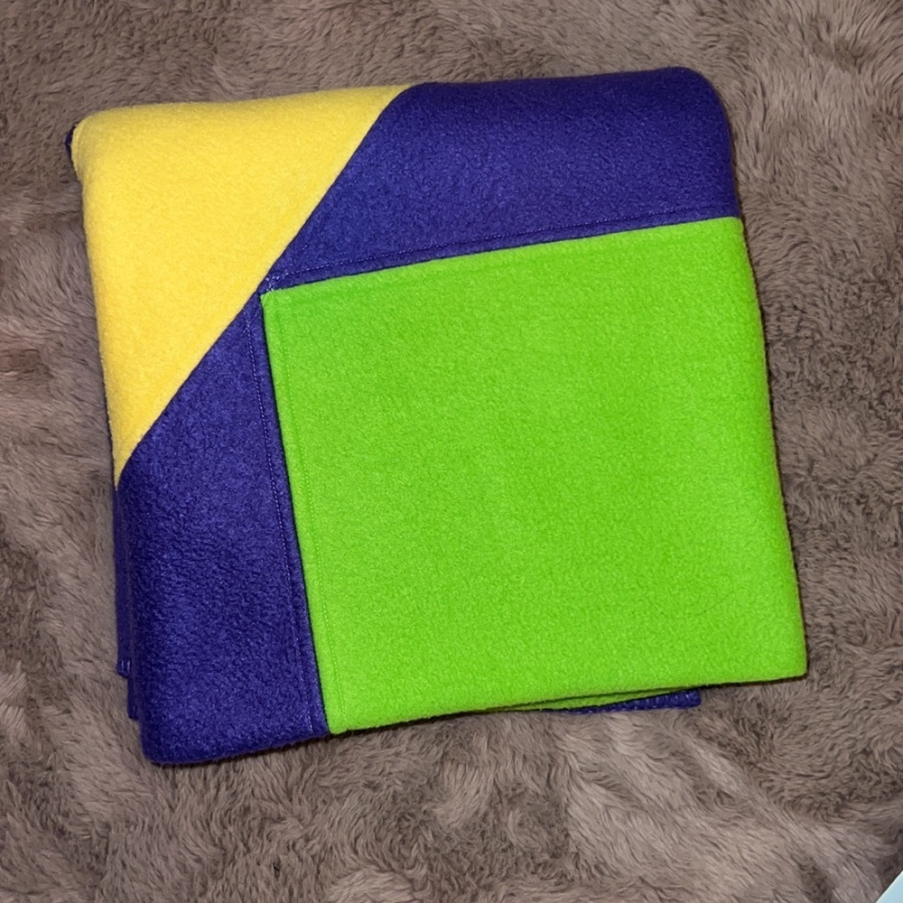 Mardi Gras geometric design yellow purple green felt blanket throw 51” square​​ - Picture 6 of 7